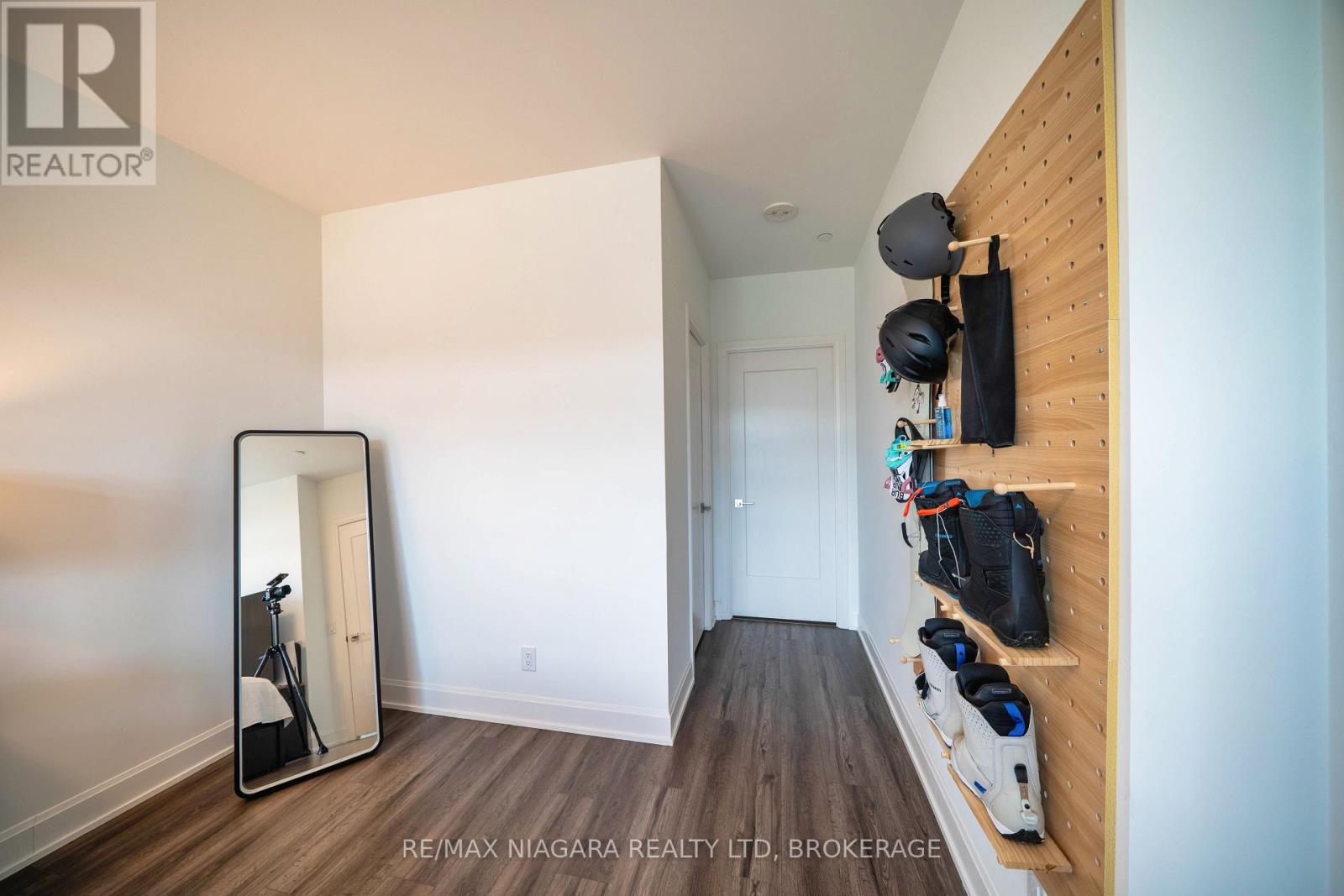 Photo 34 of 105 12 Gandhi Lane, Markham ON