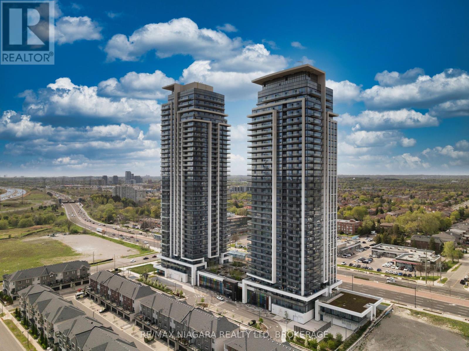 Photo 42 of 105 12 Gandhi Lane, Markham ON