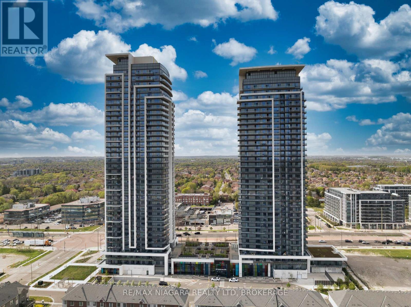 Photo 43 of 105 12 Gandhi Lane, Markham ON