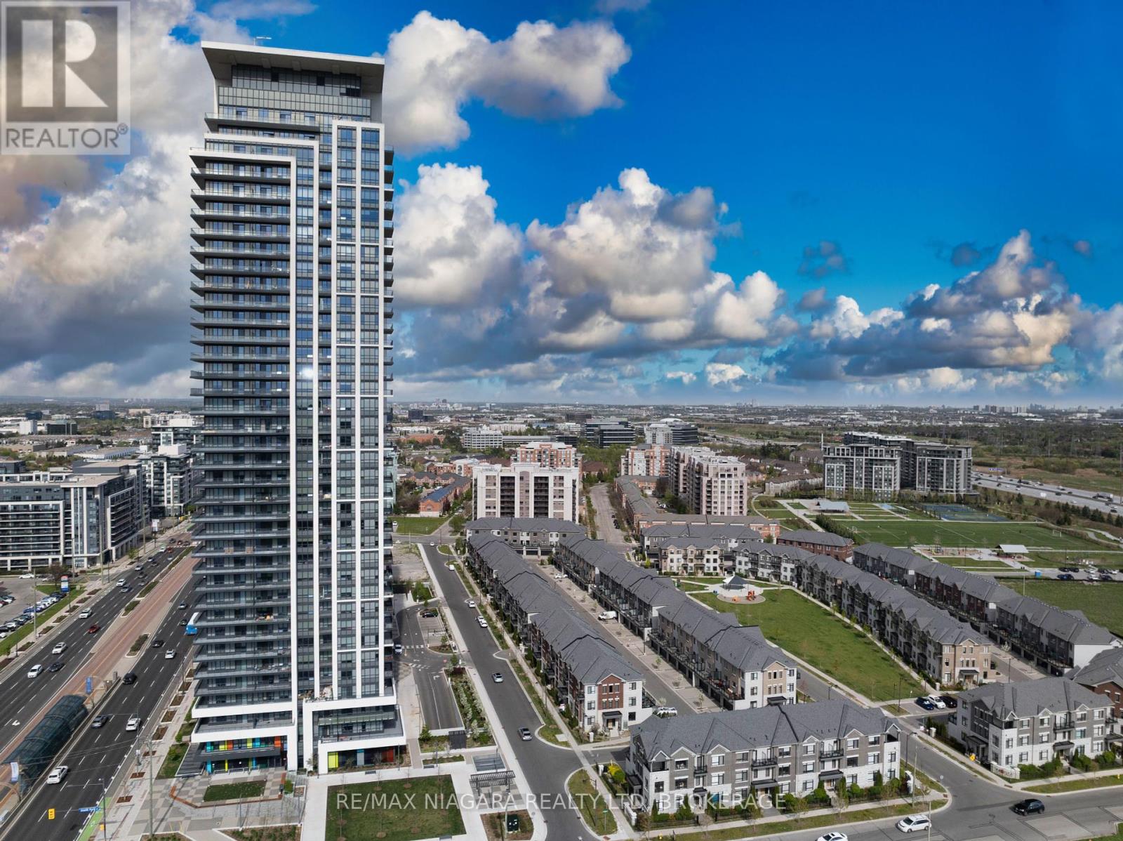 Photo 46 of 105 12 Gandhi Lane, Markham ON