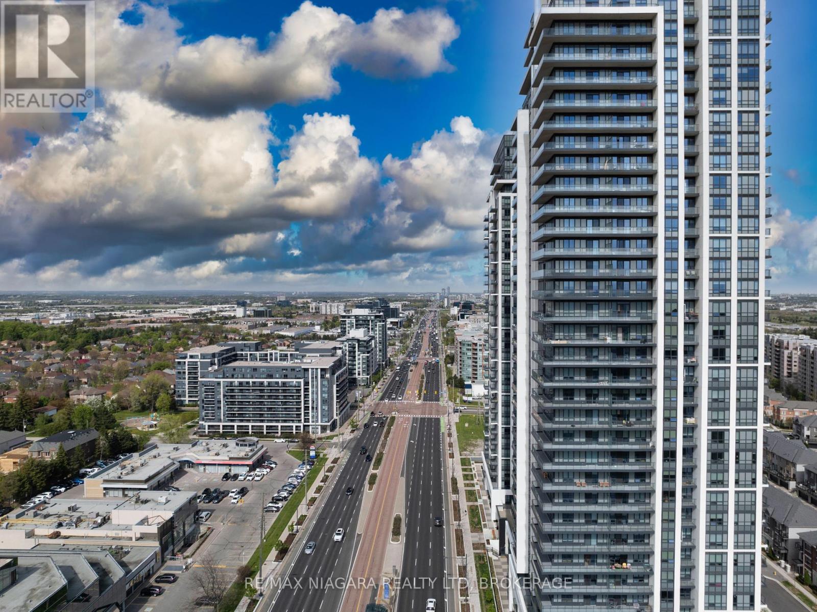 Photo 48 of 105 12 Gandhi Lane, Markham ON