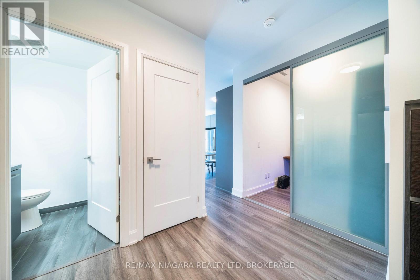 Photo 7 of 105 12 Gandhi Lane, Markham ON