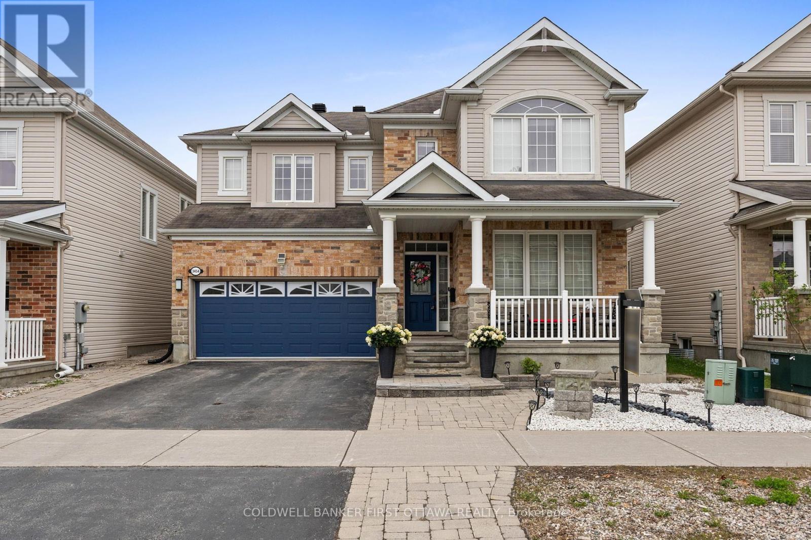 https://ddfcdn.realtor.ca/listing/TS638828157837000000/reb76/highres/1/x12146791_1.jpg