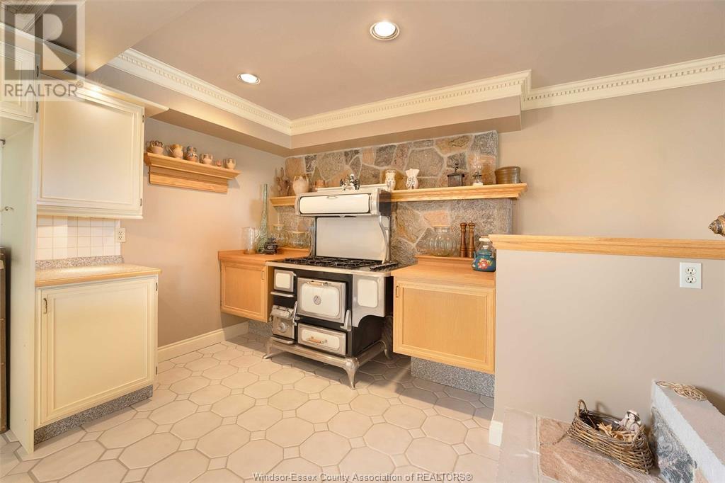 Photo 33 of 9553 Malden Road, Lasalle ON