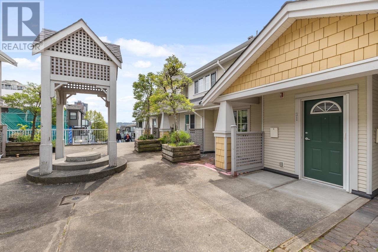 31 222 TENTH STREET, New Westminster