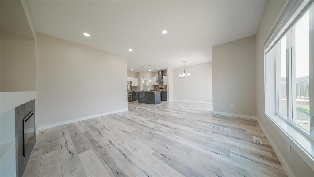 Photo 40 of 146 David George Drive, Winnipeg MB