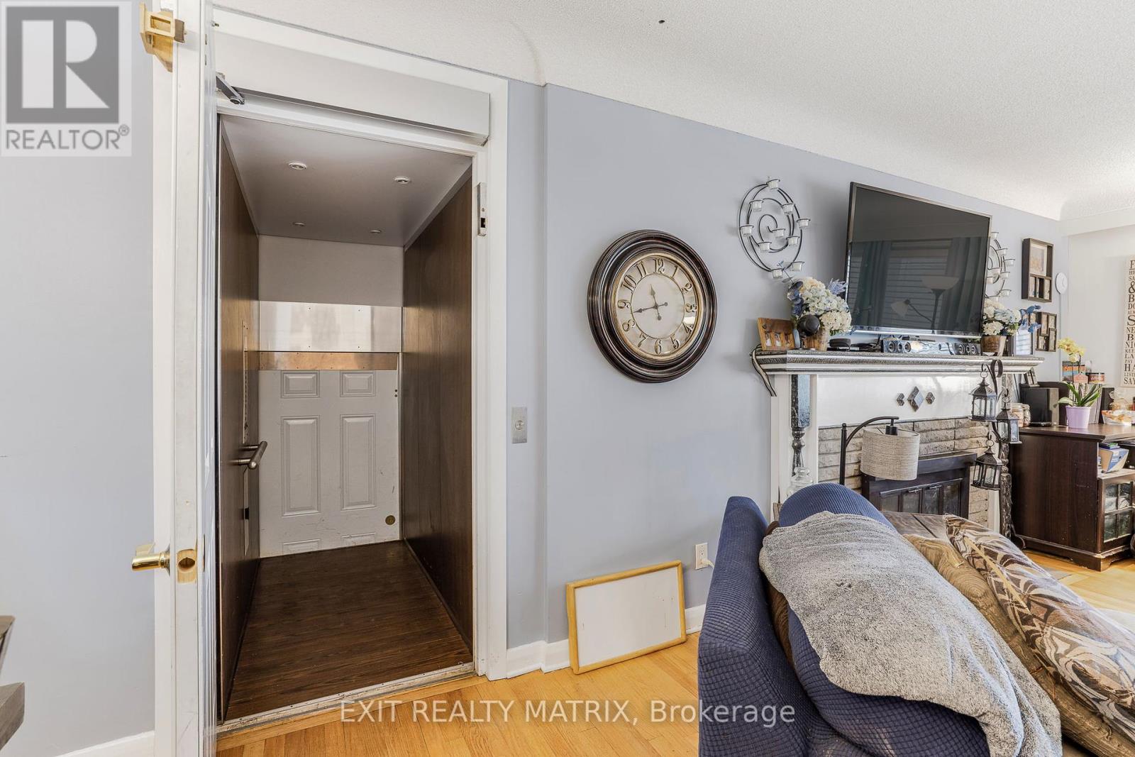Photo 26 of 440 Smyth Road, Ottawa ON