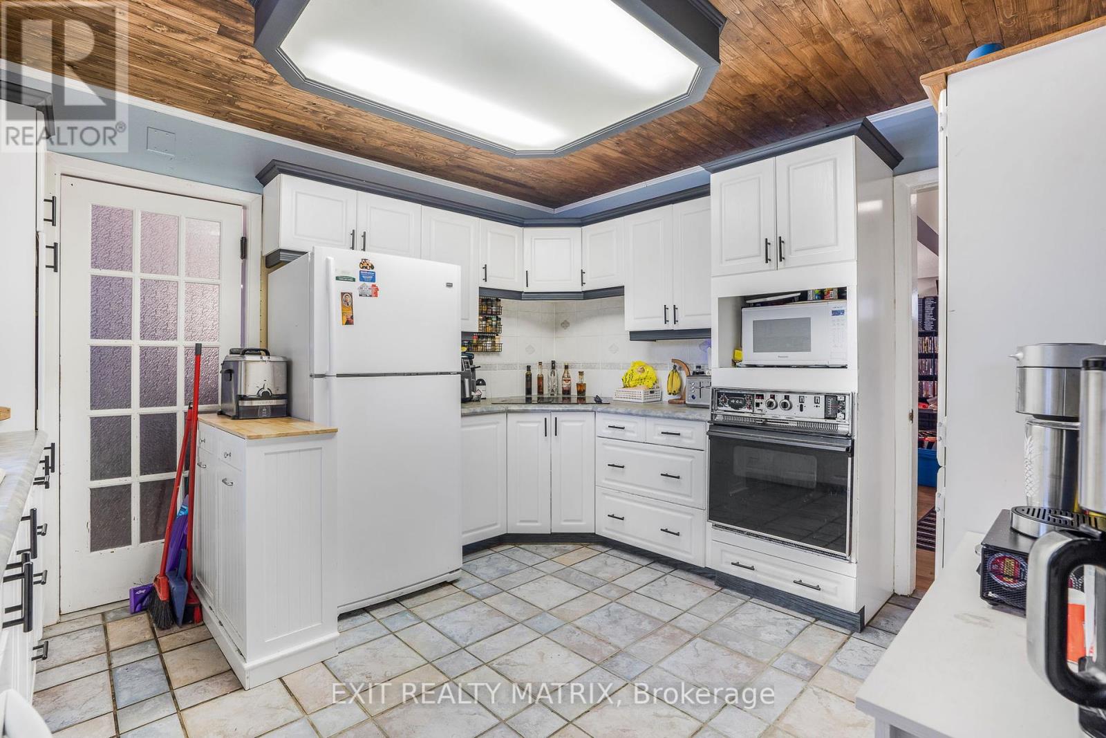 Photo 5 of 440 Smyth Road, Ottawa ON