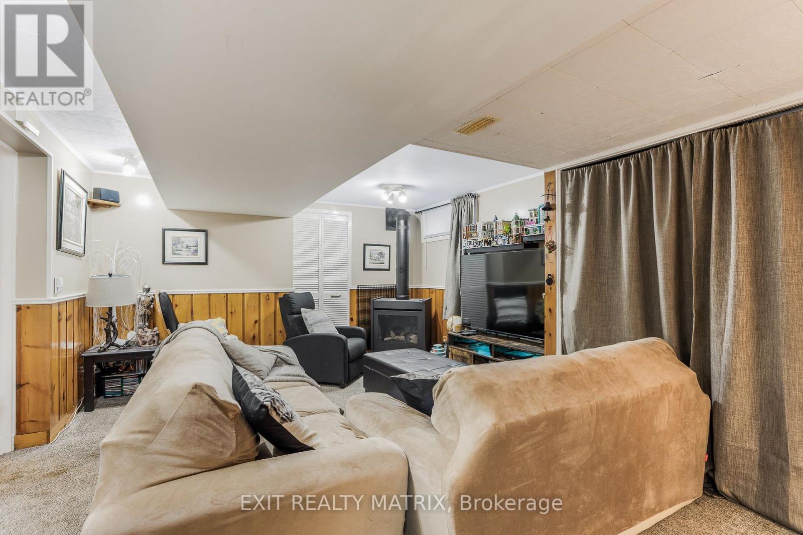 Photo 21 of 440 Smyth Road, Ottawa ON