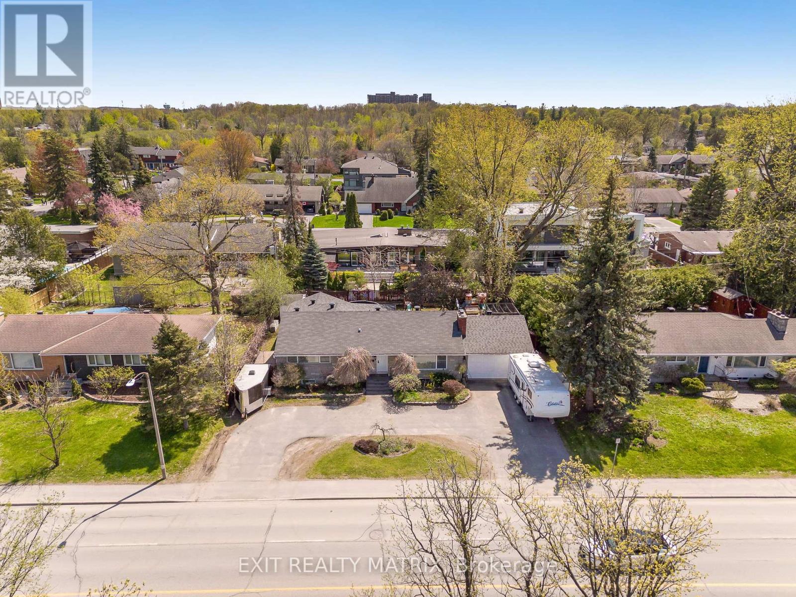 Photo 8 of 440 Smyth Road, Ottawa ON