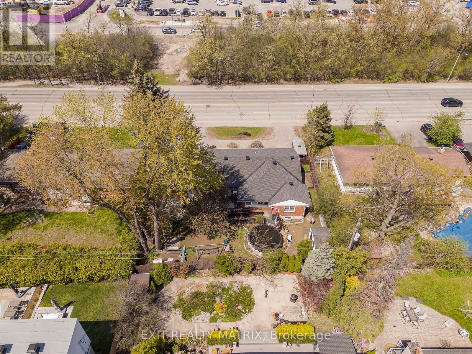 Photo 3 of 440 Smyth Road, Ottawa ON