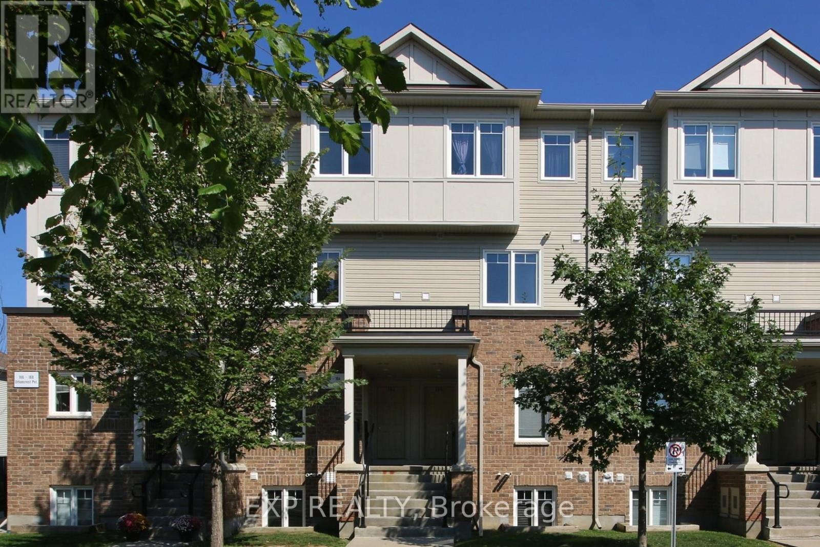 https://ddfcdn.realtor.ca/listing/TS638828190251230000/reb76/highres/1/x12147271_1.jpg