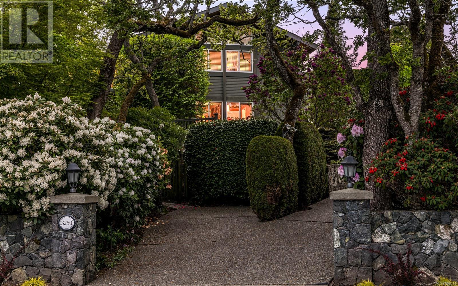 3250 Norfolk Road, Oak Bay