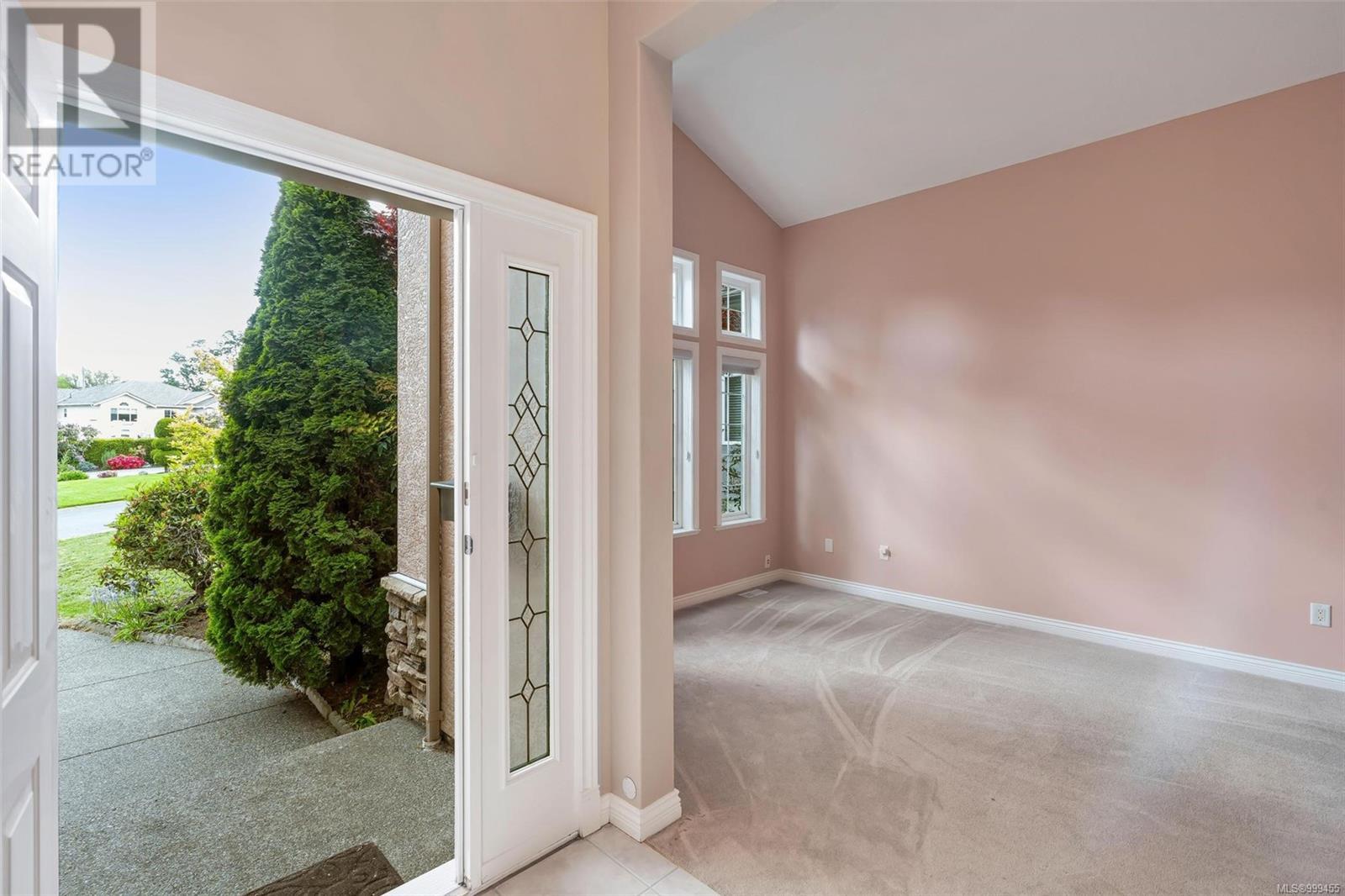  4248 Oakview Close, Saanich