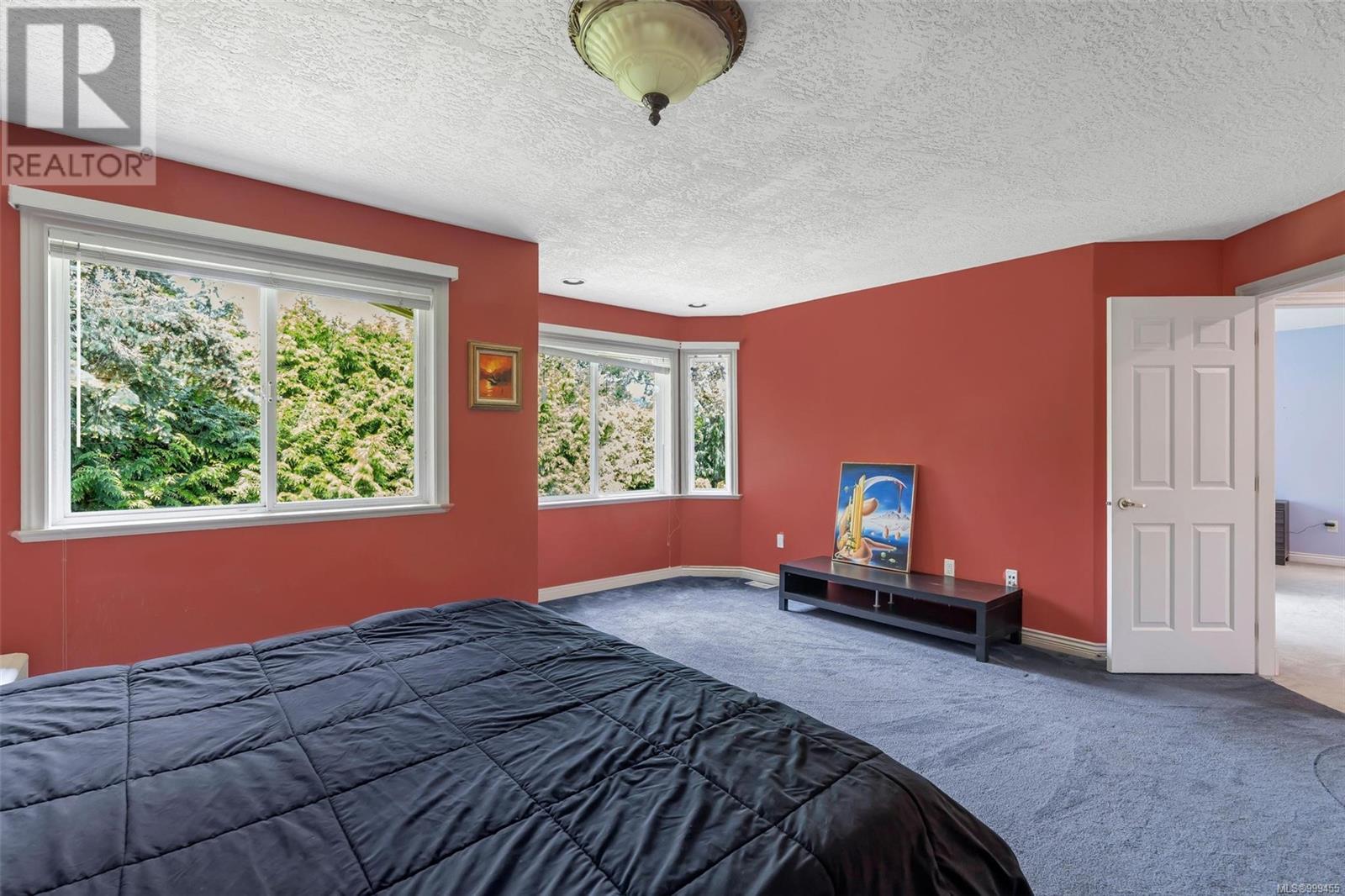  4248 Oakview Close, Saanich