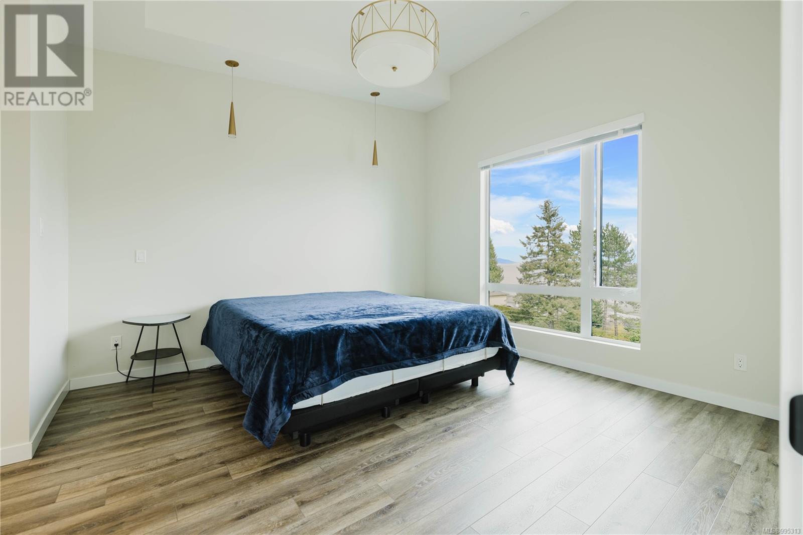 402 100 Lombardy St, Parksville
