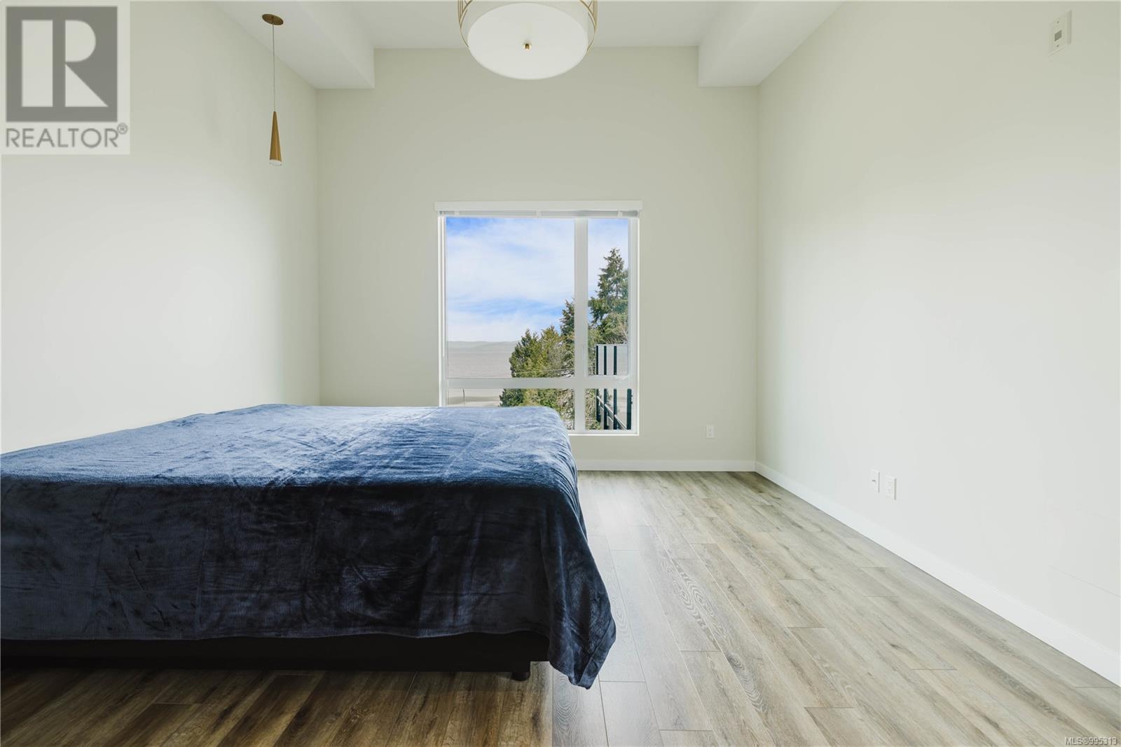 402 100 Lombardy St, Parksville