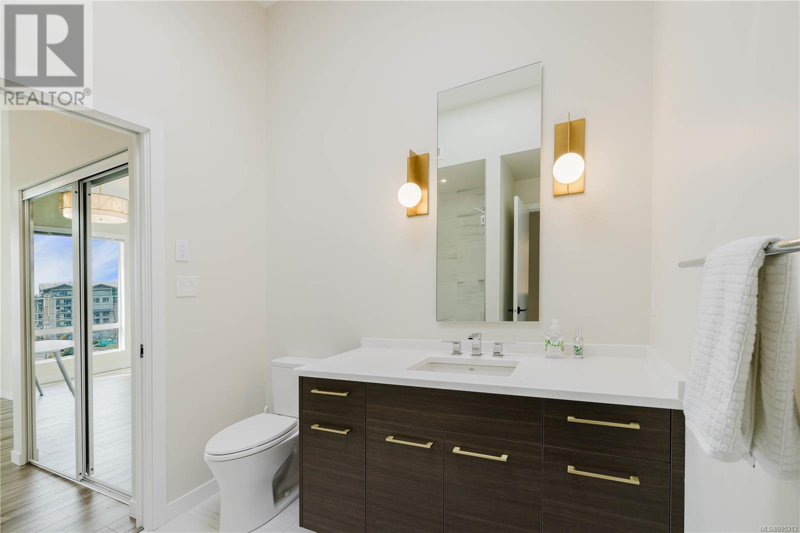 402 100 Lombardy St, Parksville