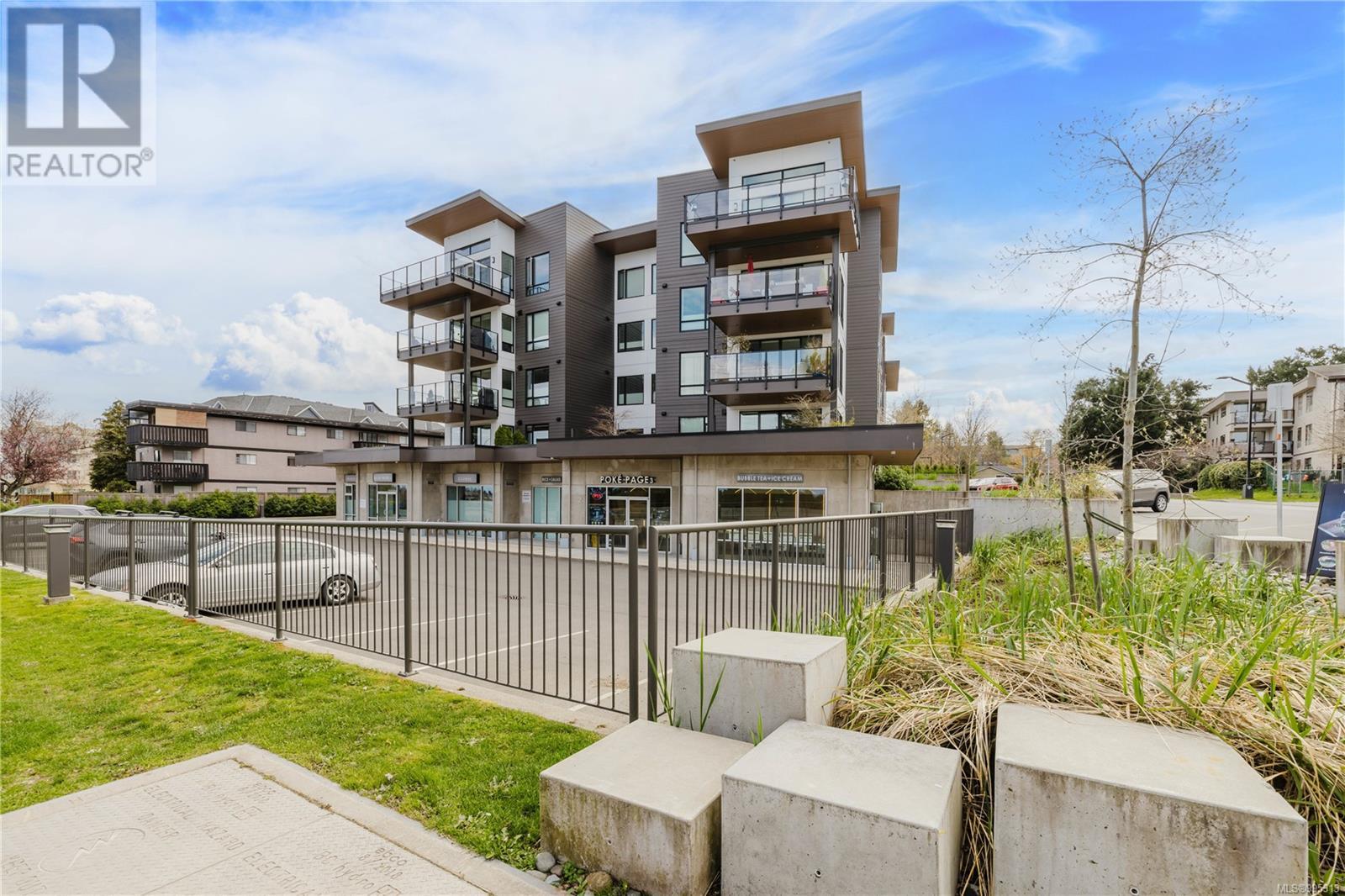402 100 Lombardy St, Parksville
