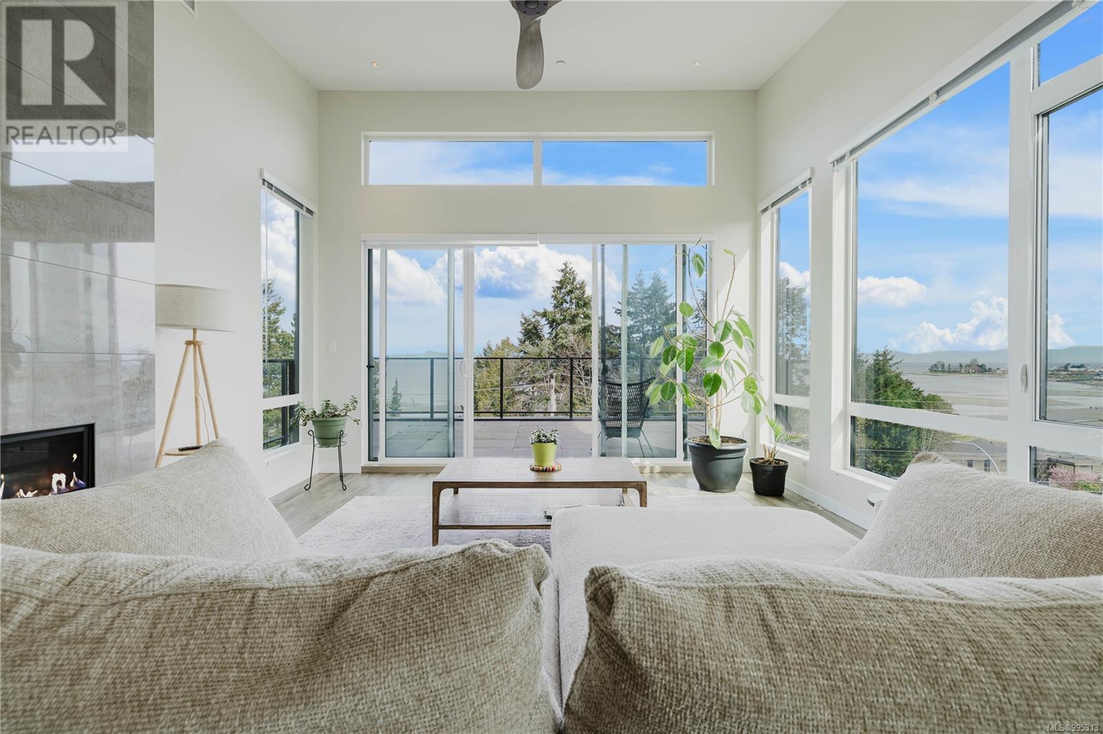 402 100 Lombardy St, Parksville