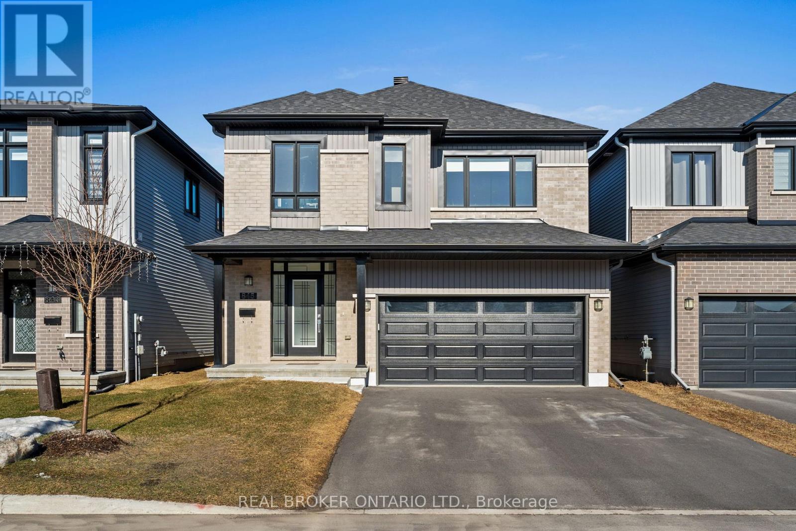 https://ddfcdn.realtor.ca/listing/TS638828204808470000/reb76/highres/5/x12147345_1.jpg