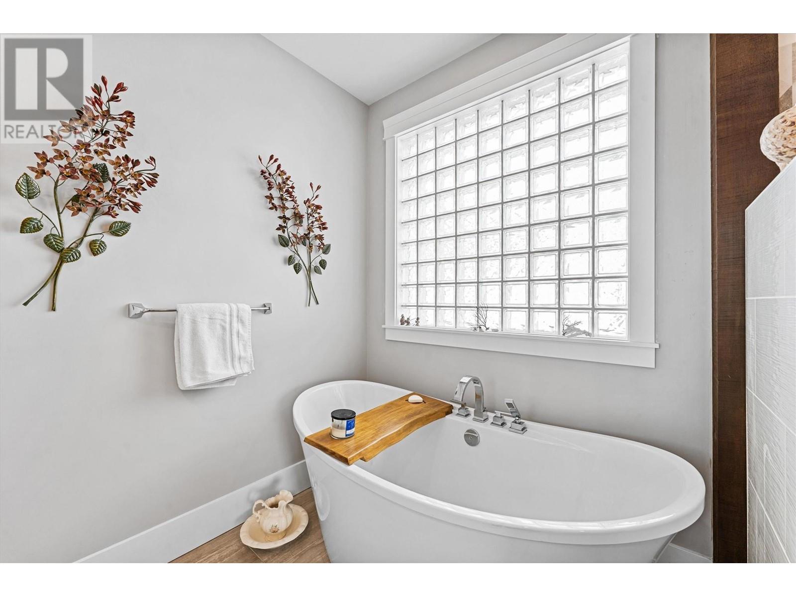  13137 Cliffstone Court, Lake Country