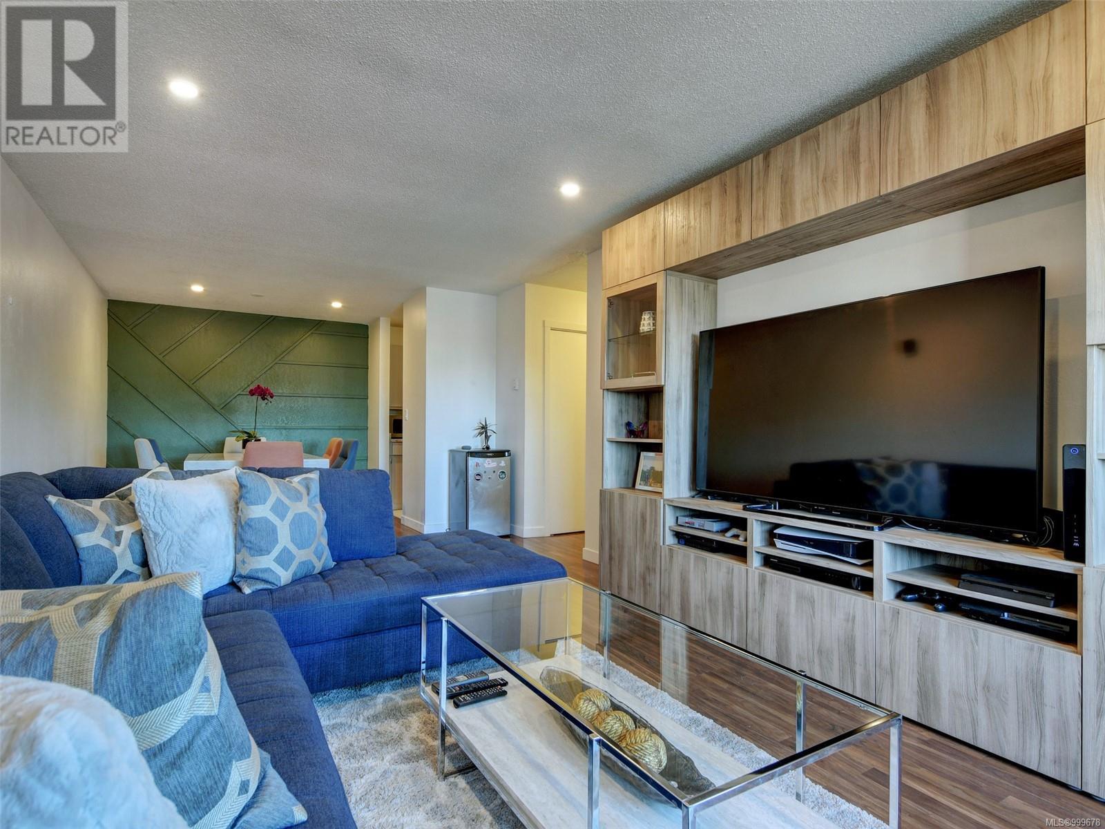 407 755 Hillside Avenue, Victoria