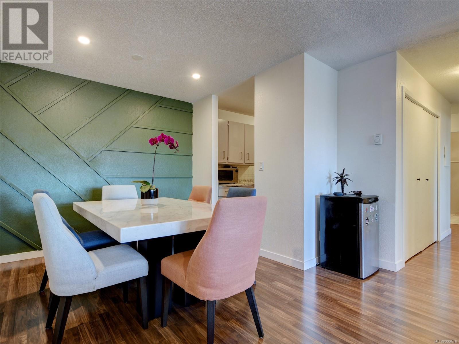 407 755 Hillside Avenue, Victoria