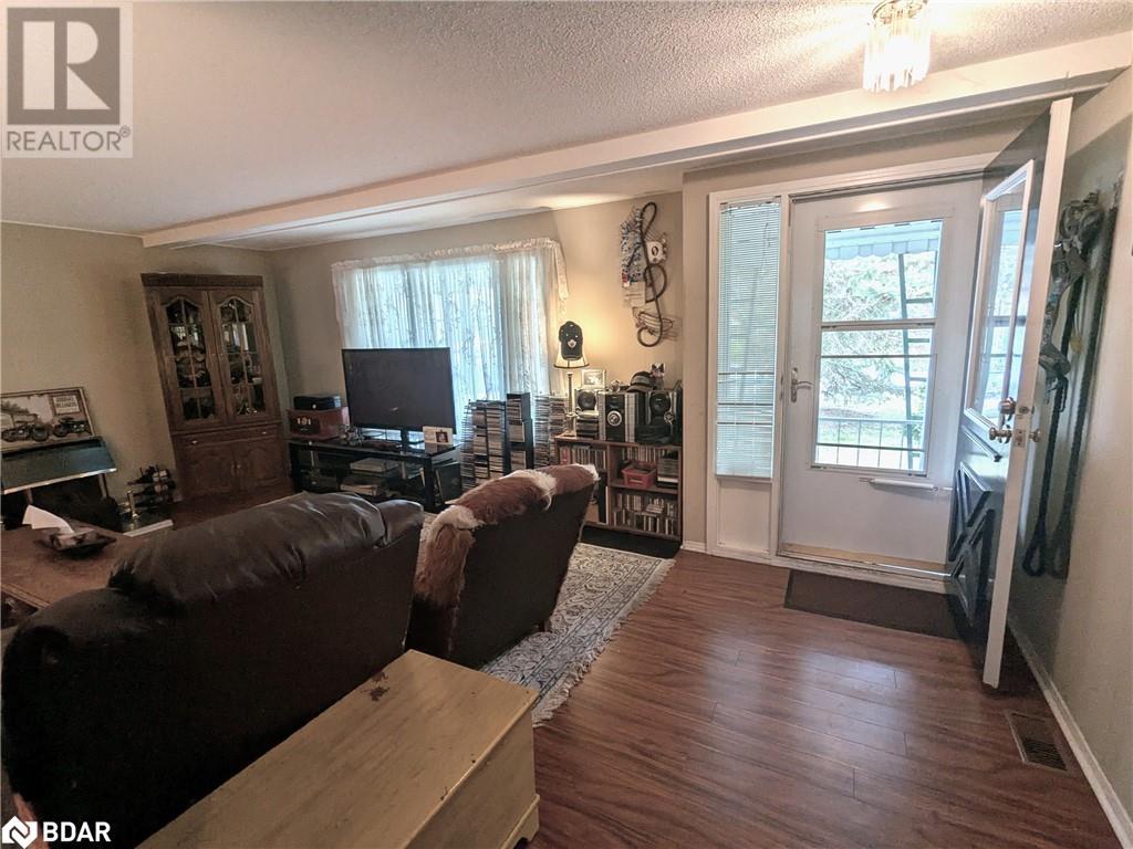 Photo 12 of 66 Linden Lane, Innisfil ON