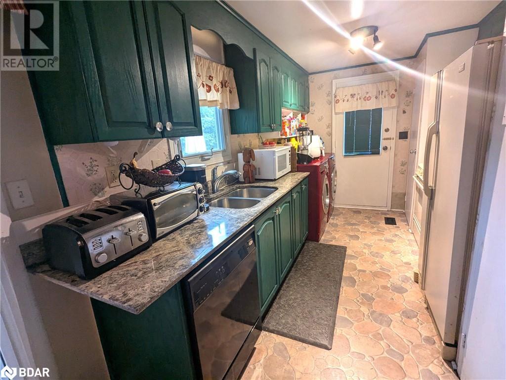 Photo 20 of 66 Linden Lane, Innisfil ON