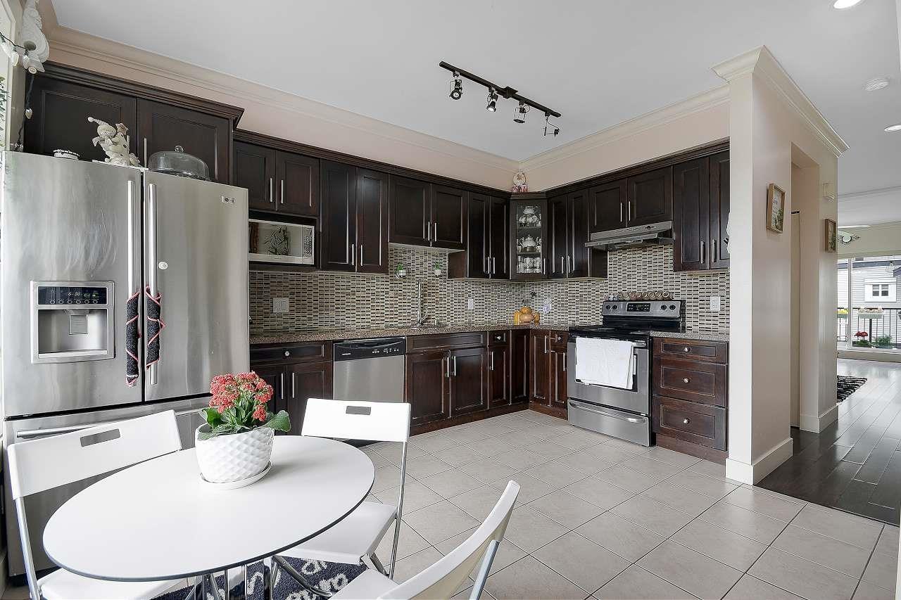 Photo 9 of 13 7156 144 Street, Surrey BC