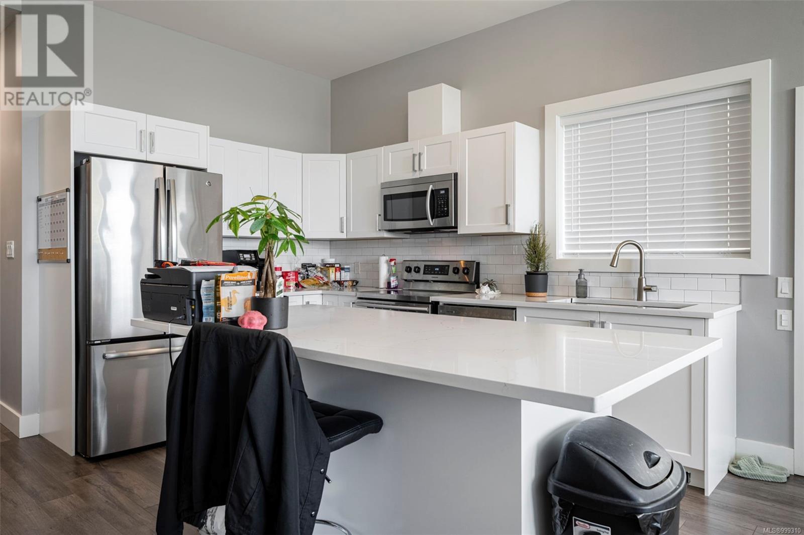  2326 Azurite Crescent, Langford