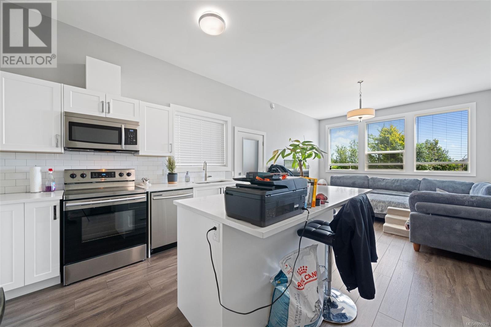  2326 Azurite Crescent, Langford
