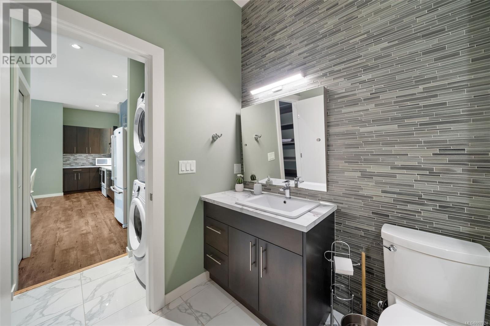 3281 McGuire Way, Nanaimo