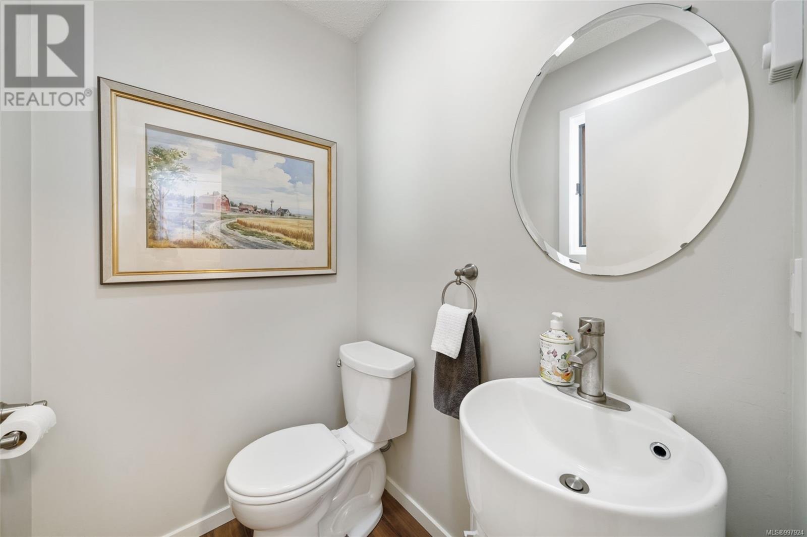 3281 McGuire Way, Nanaimo