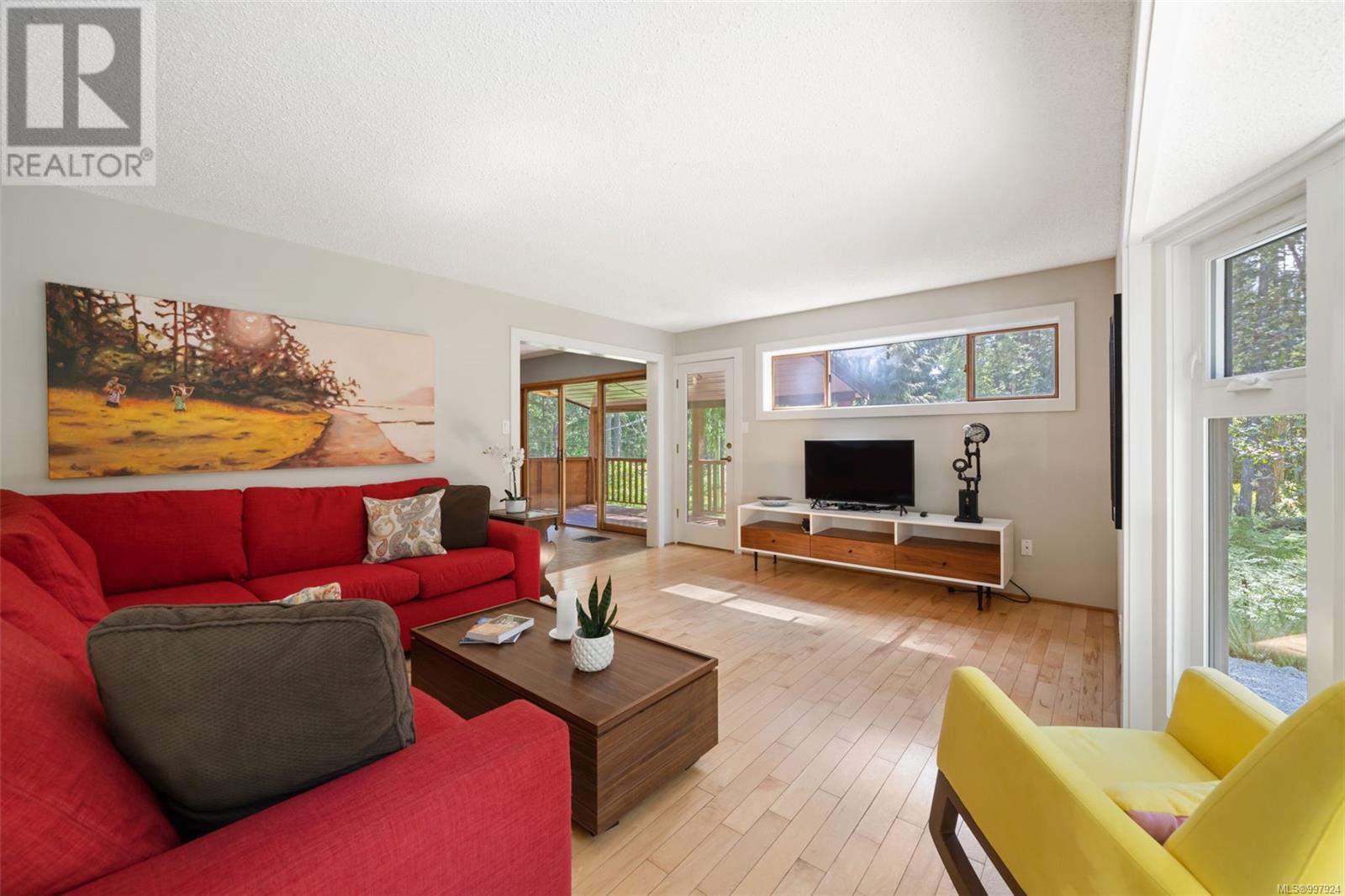 3281 McGuire Way, Nanaimo