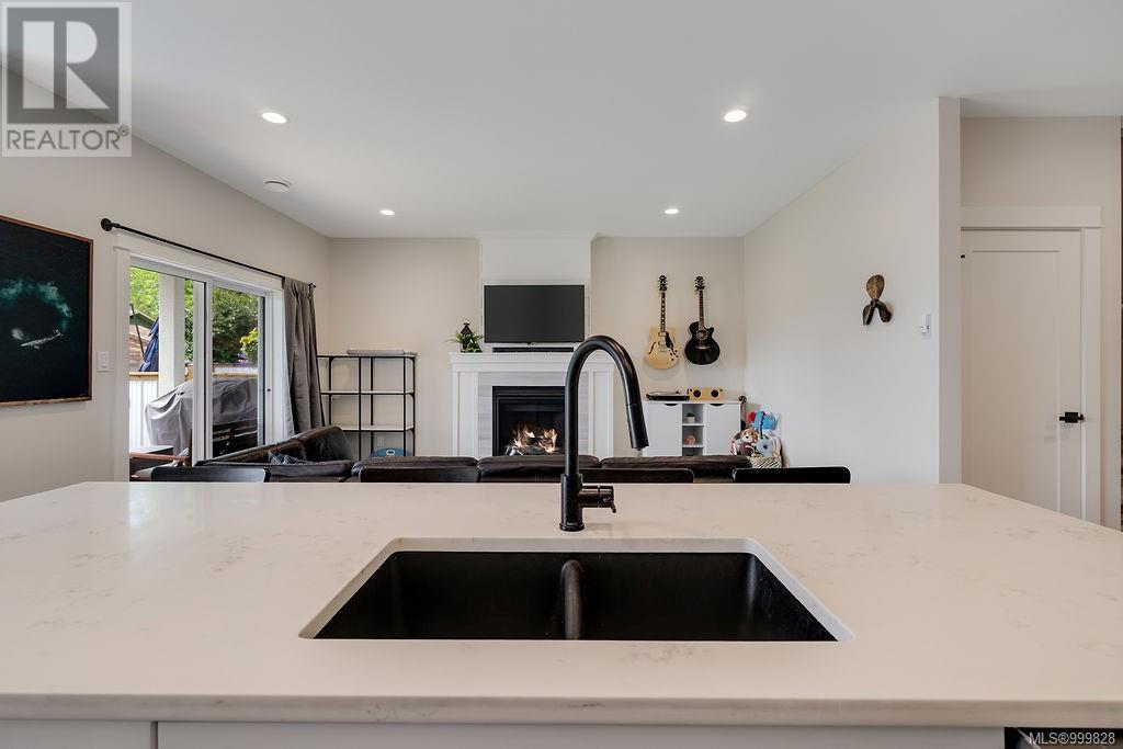 6899 Beaton Rd, Sooke