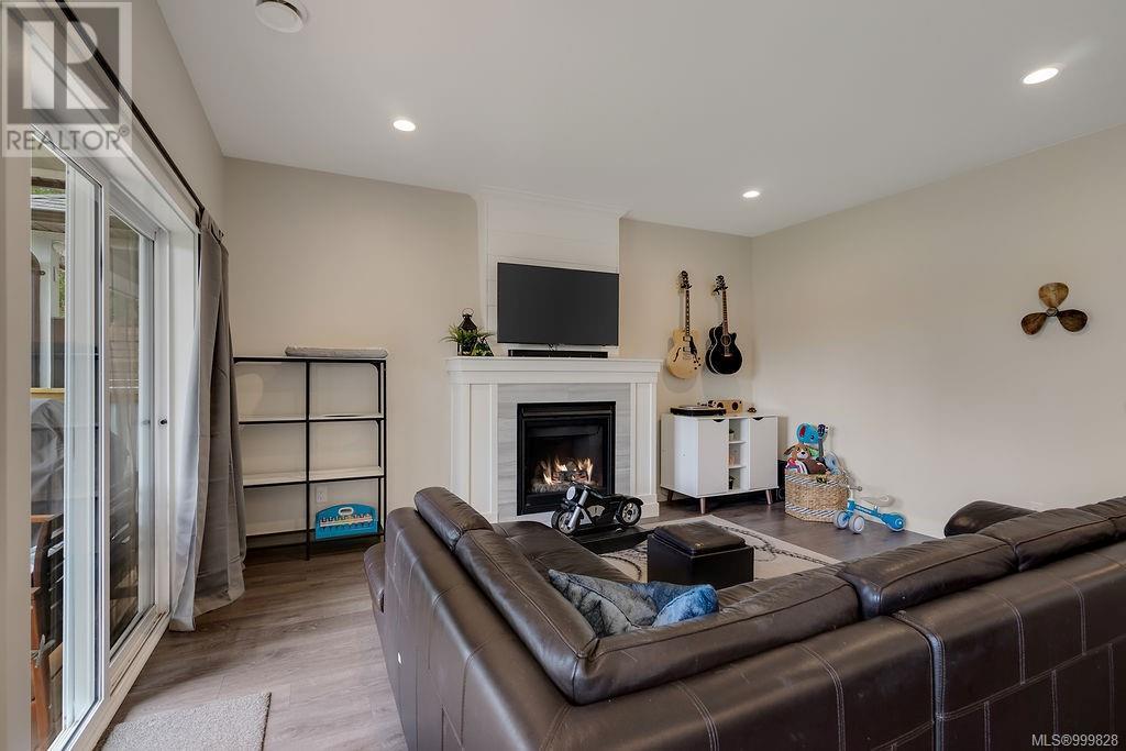 Photo 5 of 6899 Beaton Rd, Sooke BC