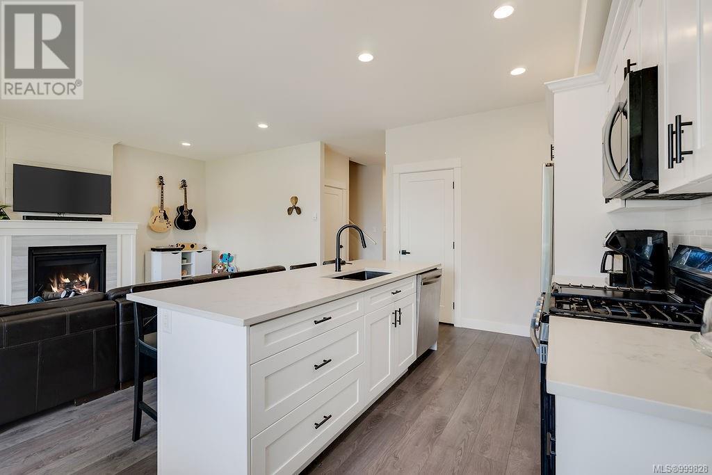 6899 Beaton Rd, Sooke