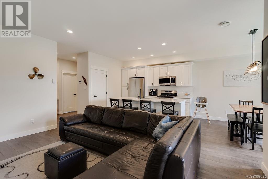 6899 Beaton Rd, Sooke