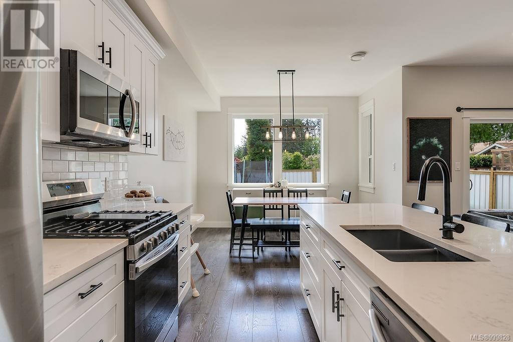 6899 Beaton Rd, Sooke