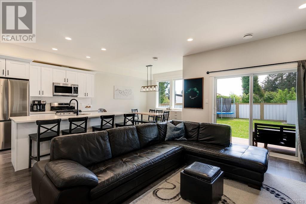 Photo 7 of 6899 Beaton Rd, Sooke BC