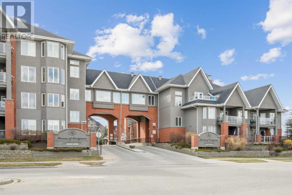 Single Family House for Sale in   Everstone Drive SW Evergreen Calgary 