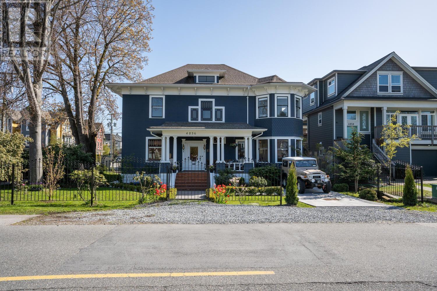 4856 48 Avenue, Delta