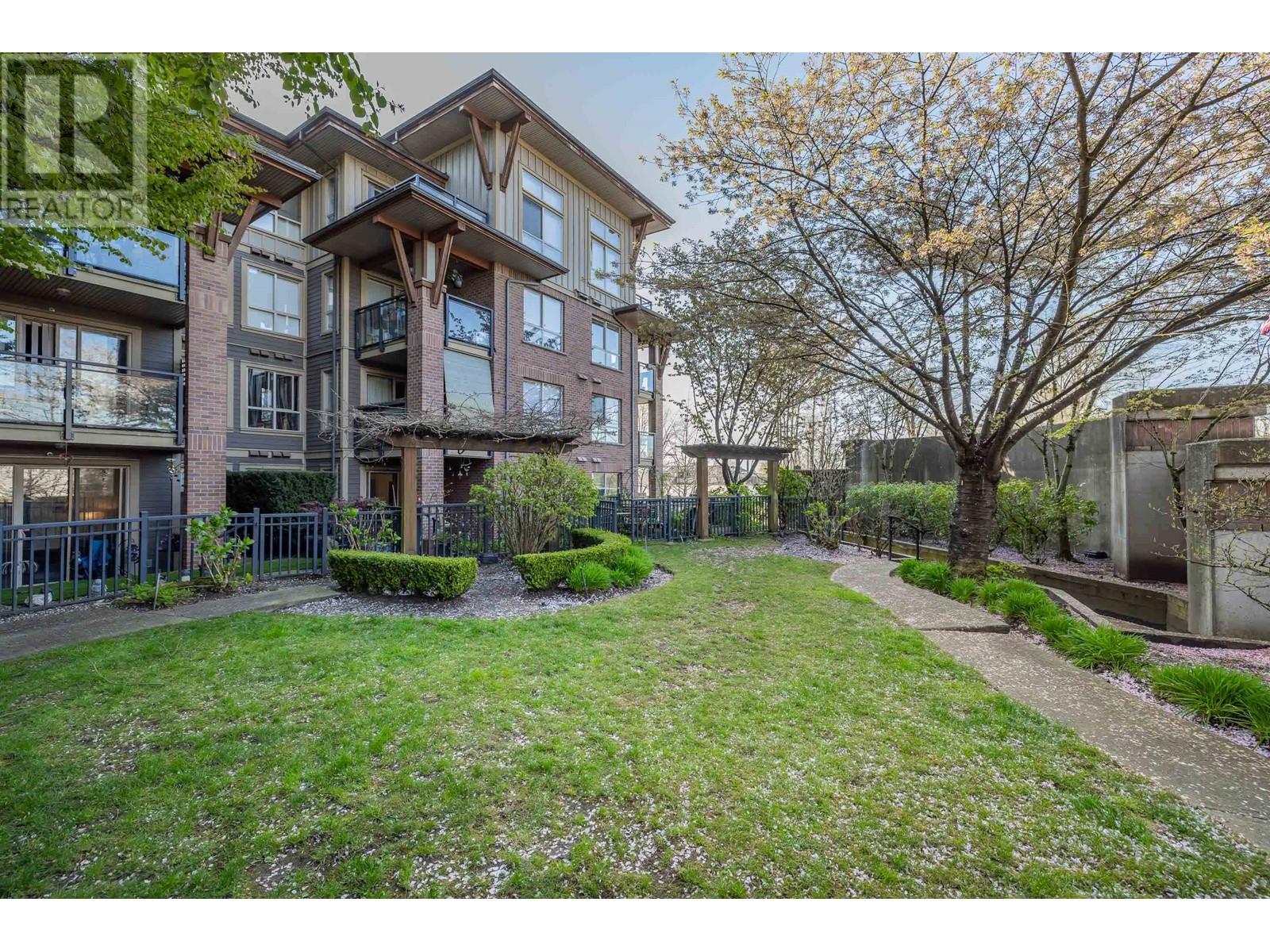 108 1633 MACKAY AVENUE, North Vancouver real estate listing R2992078