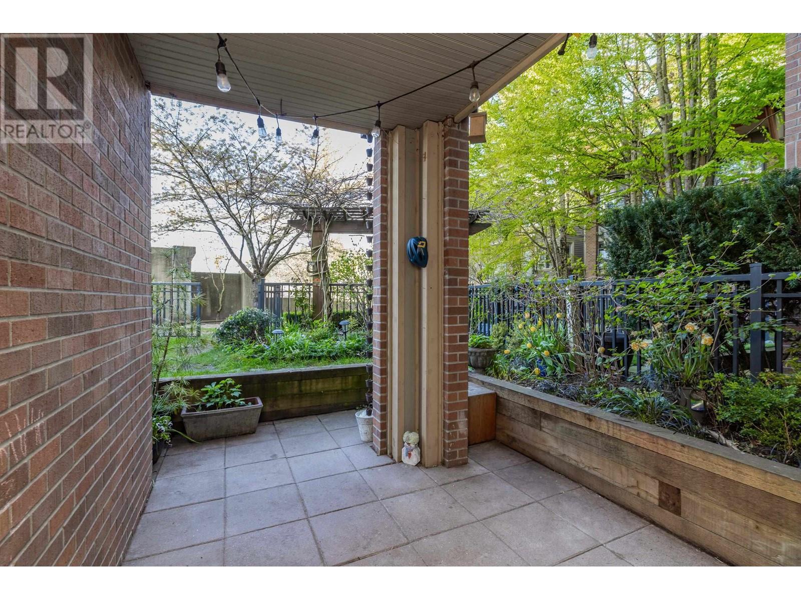108 1633 MACKAY AVENUE, North Vancouver real estate listing R2992078