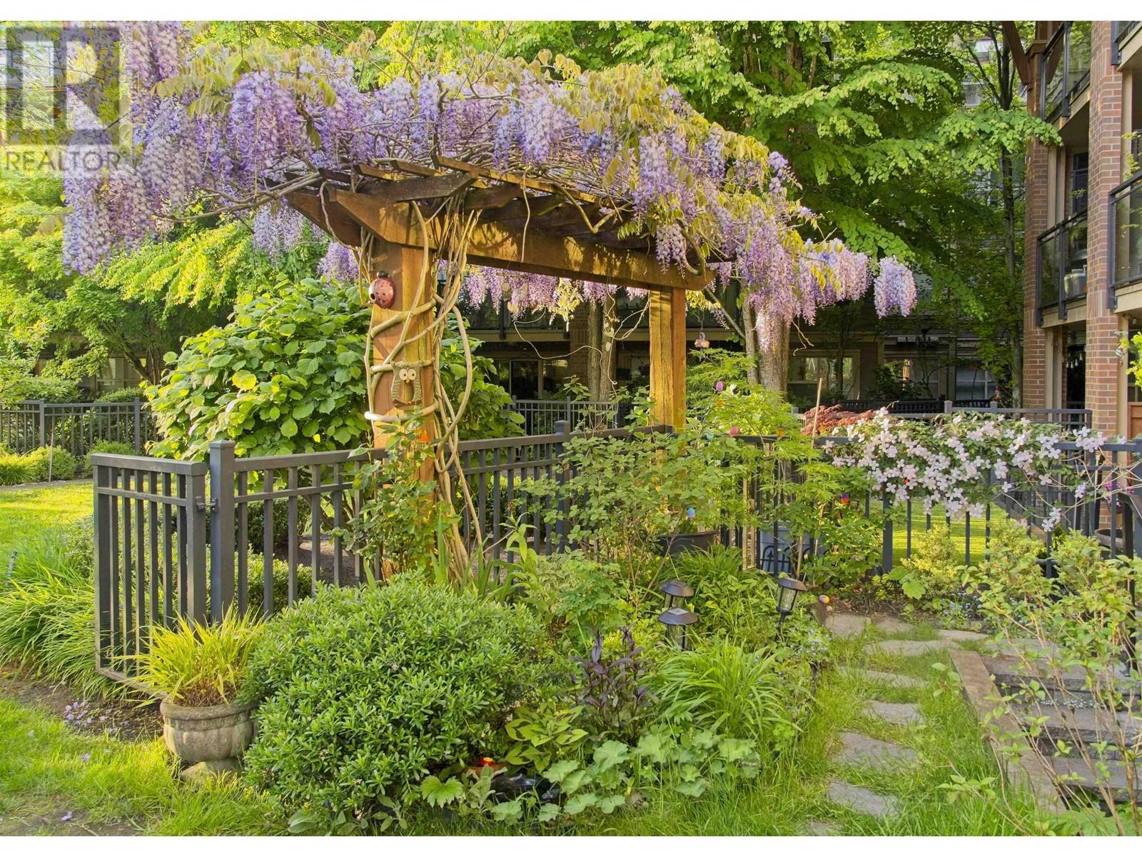 108 1633 MACKAY AVENUE, North Vancouver real estate listing R2992078
