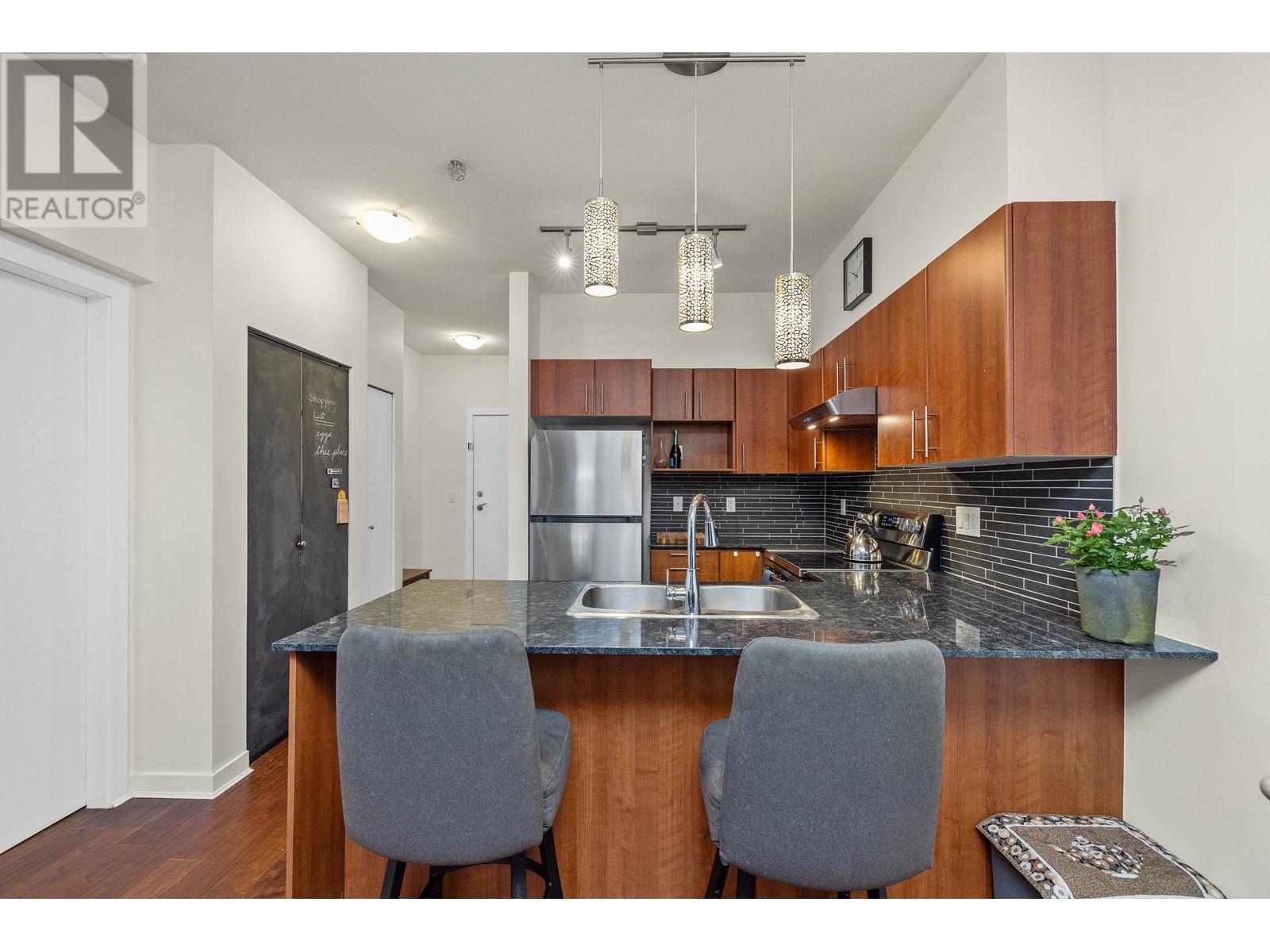 108 1633 MACKAY AVENUE, North Vancouver real estate listing R2992078