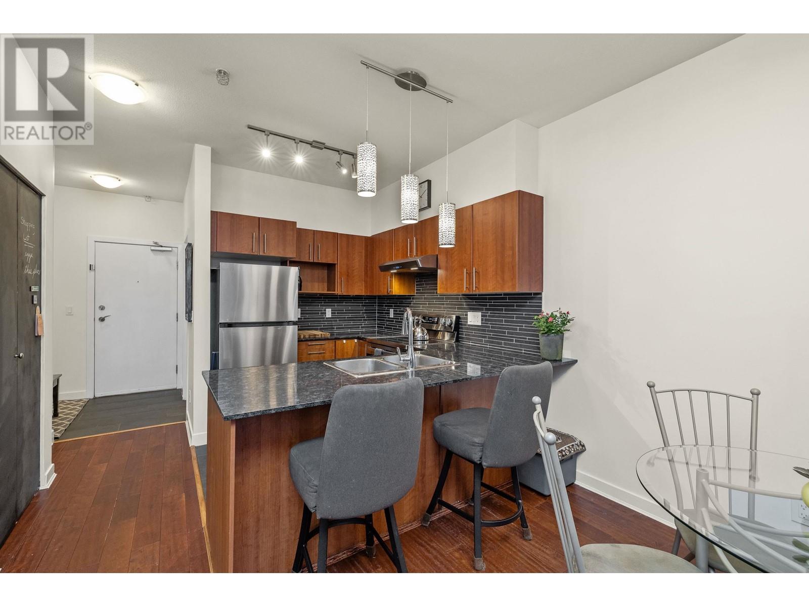 108 1633 MACKAY AVENUE, North Vancouver real estate listing R2992078