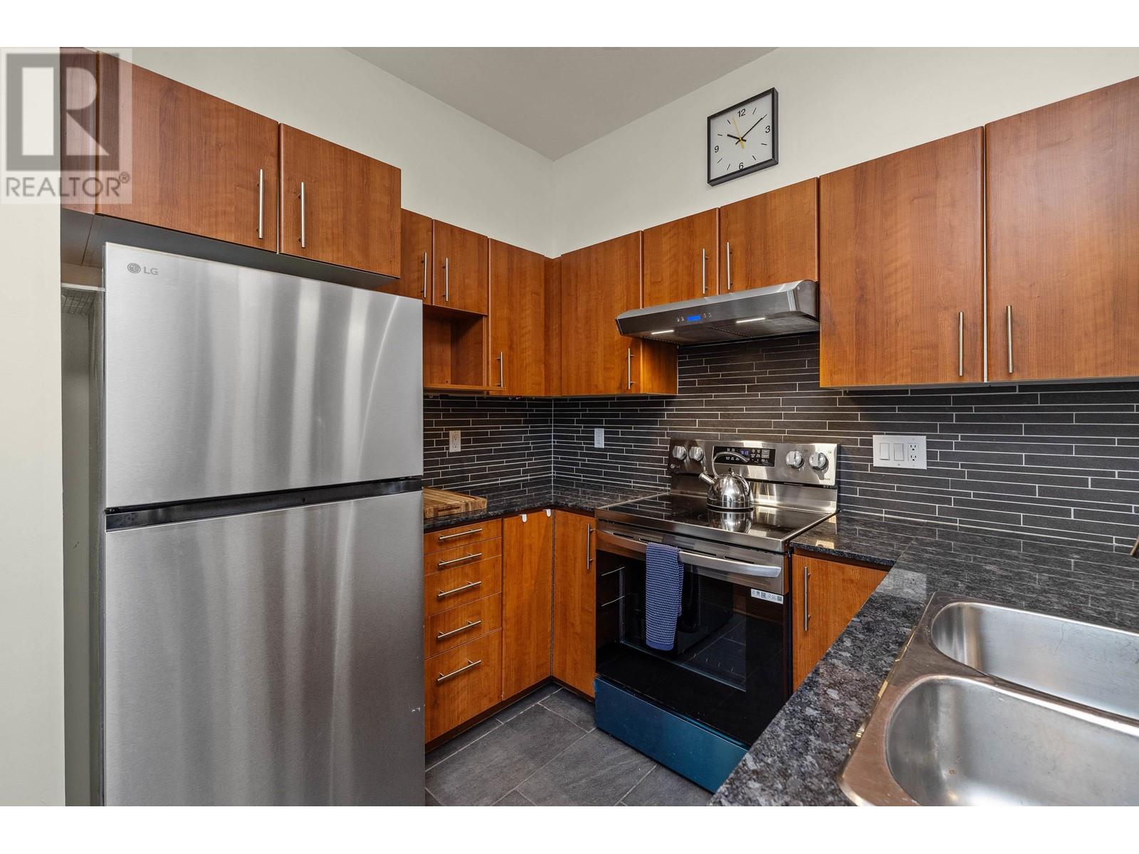 108 1633 MACKAY AVENUE, North Vancouver real estate listing R2992078